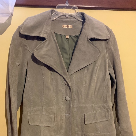 Leather jacket - Picture 2 of 3